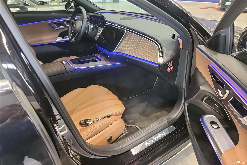Mercedes-Benz E-Class, 2024 8