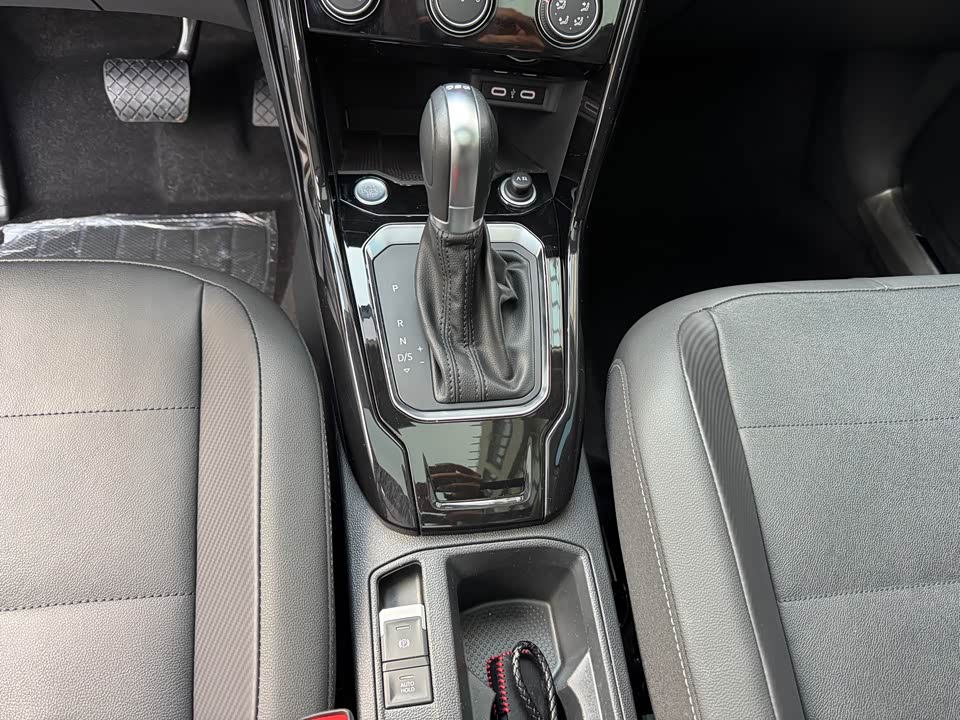 Volkswagen T-ROC exploring Songs