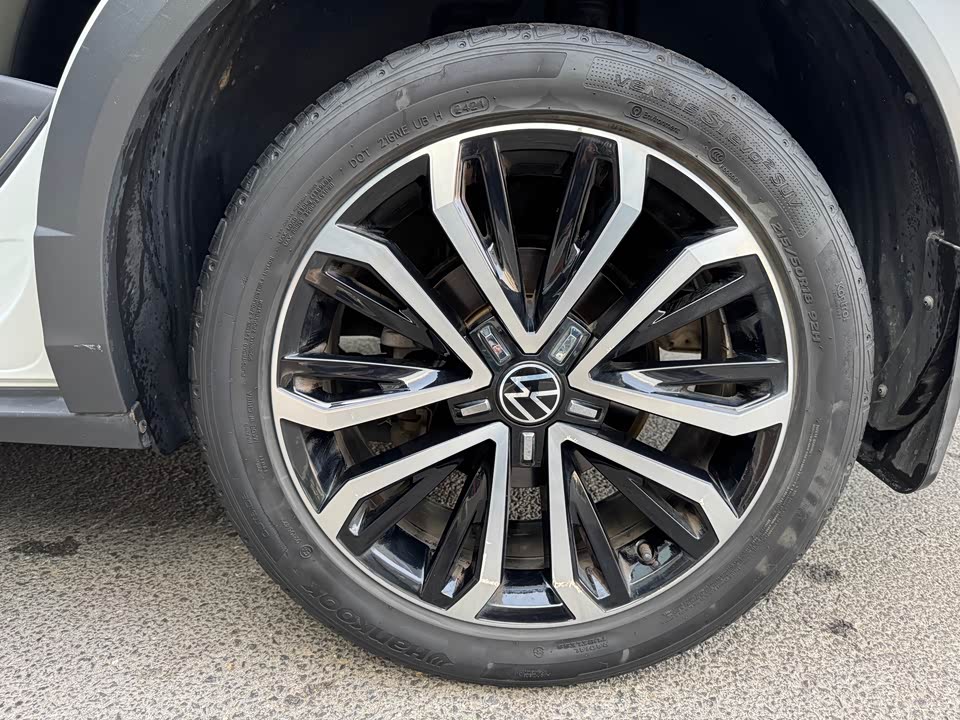 Volkswagen T-ROC exploring Songs