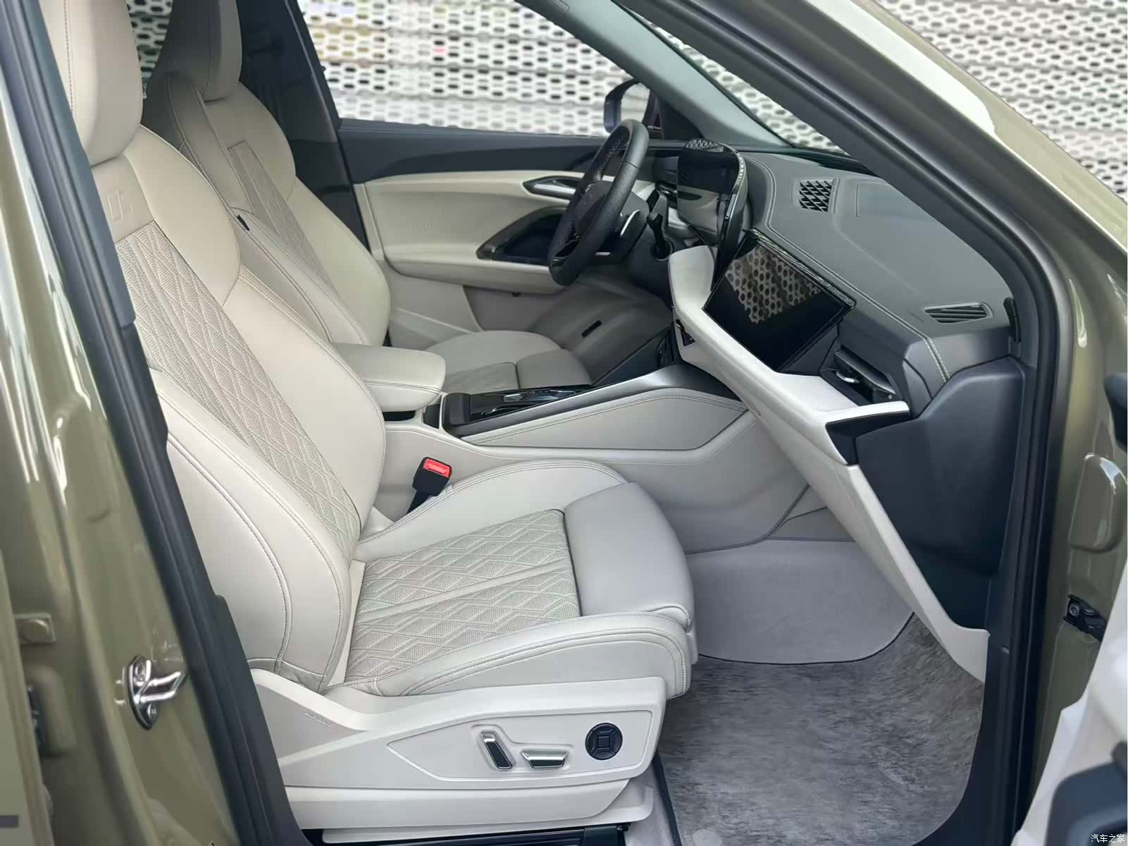 Audi Q5L, 2026 9