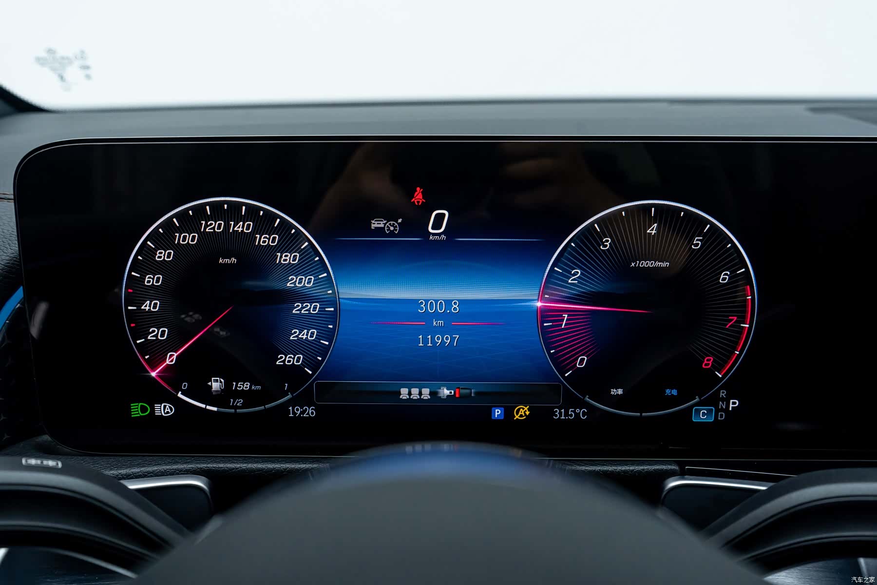 Mercedes-Benz GLB, 2024 19