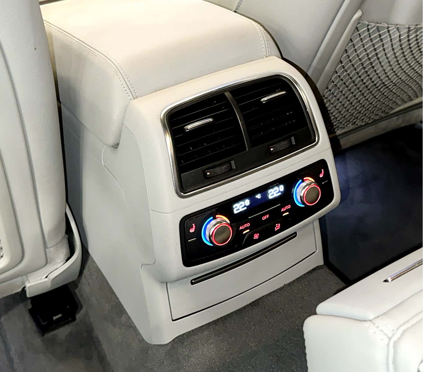 Audi A6L, 2012 9