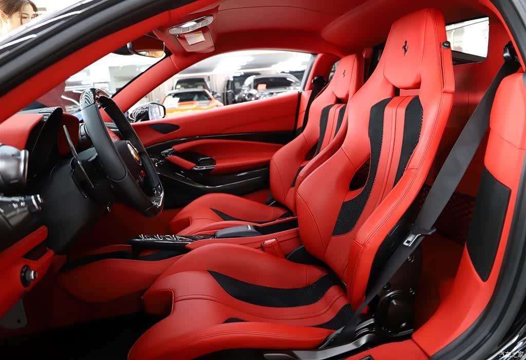 Ferrari F8, 2022 6
