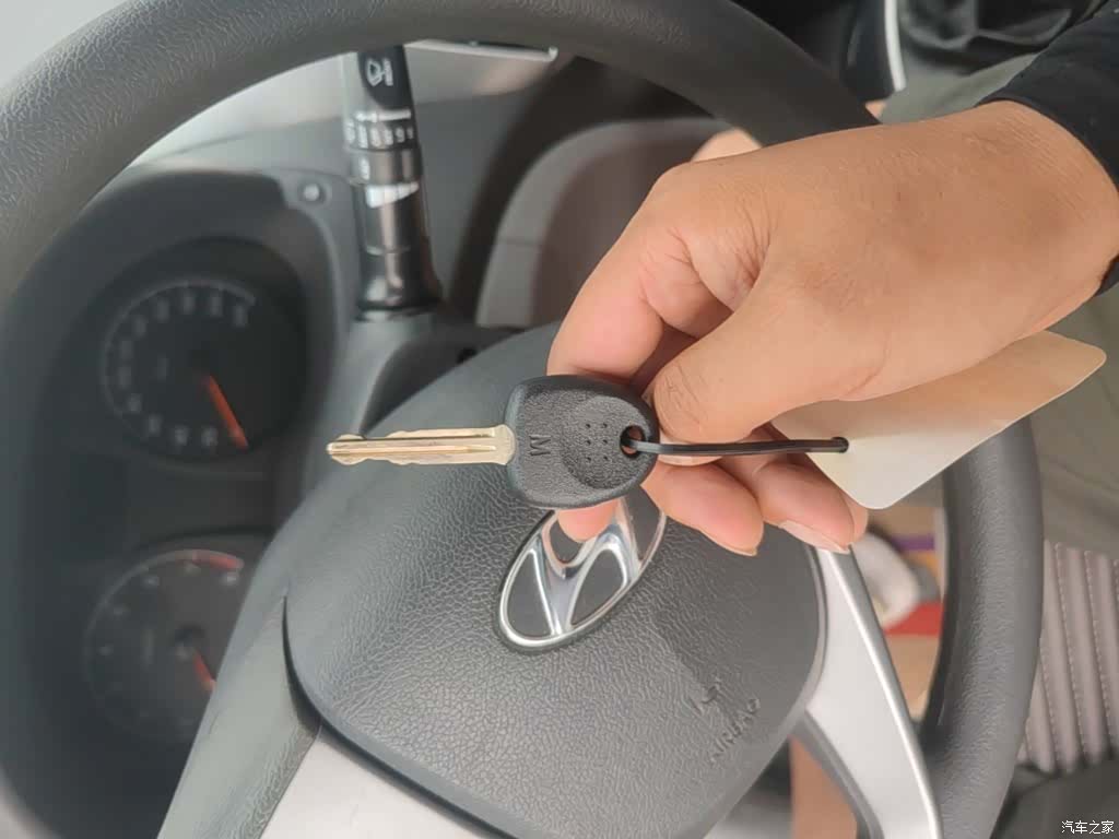 Hyundai GLS, 2016 9