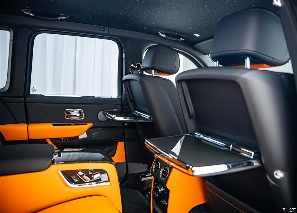 Rolls-Royce Cullinan, 2022 15