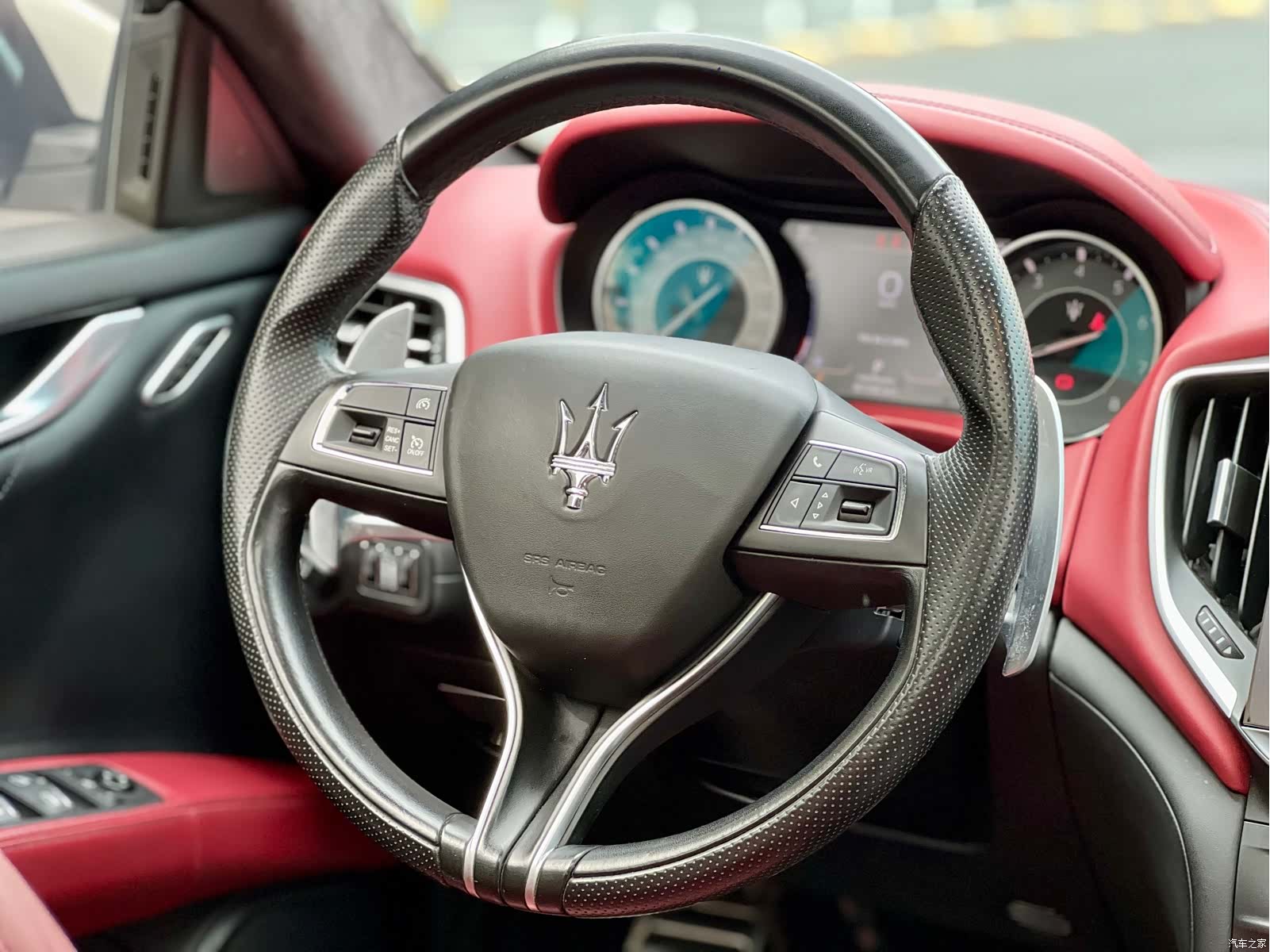 Maserati Ghibli, 2022 6