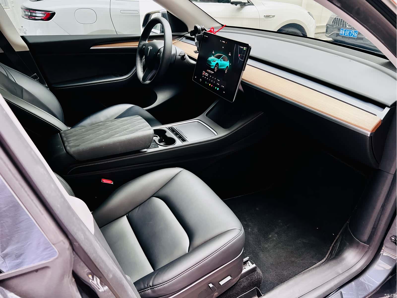 Tesla Model Y, 2022 10
