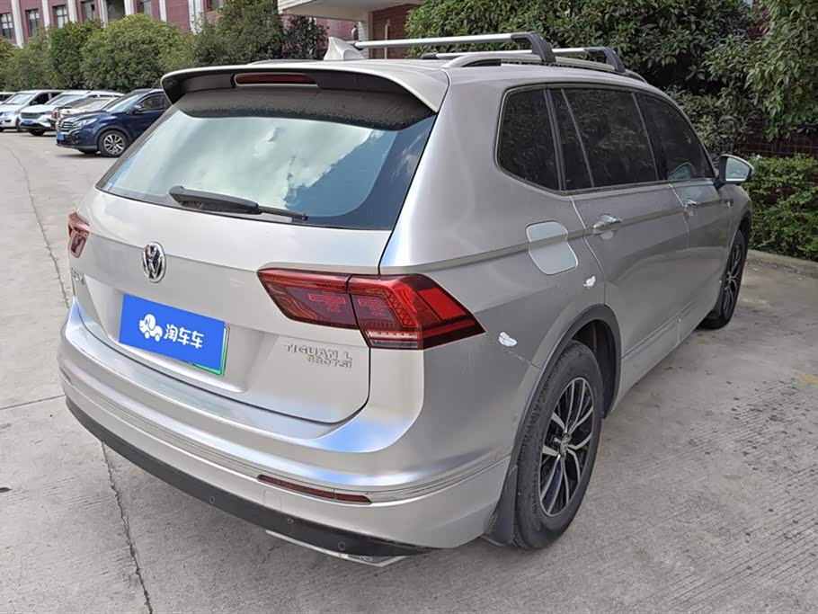 Volkswagen Tiguan L