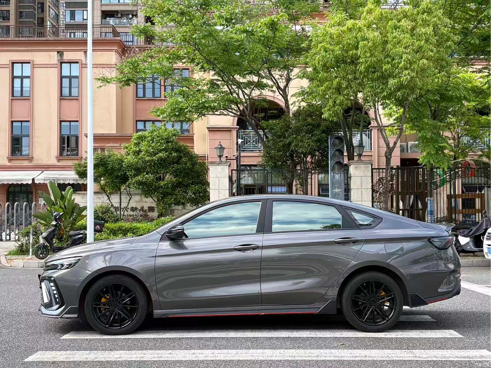 Geely Binray, 2024 8