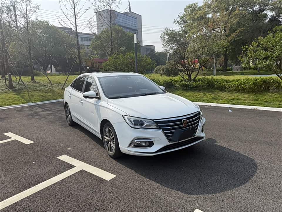 Roewe i5