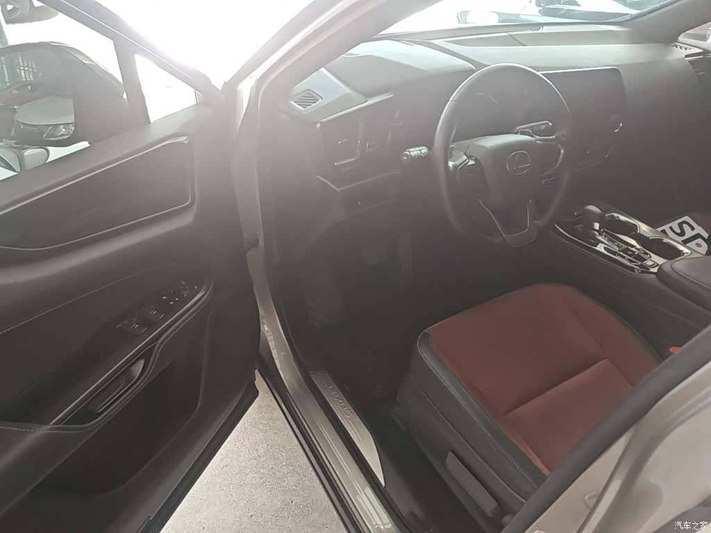 Lexus NX, 2022 23