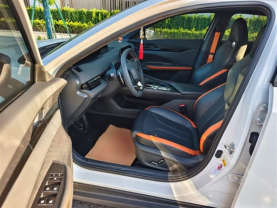 Changan UNI-V