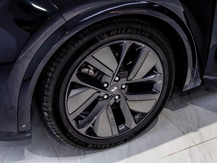 Li Auto Ideal L8