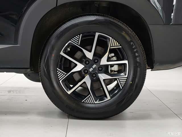 BAIC BJ30, 2025 13