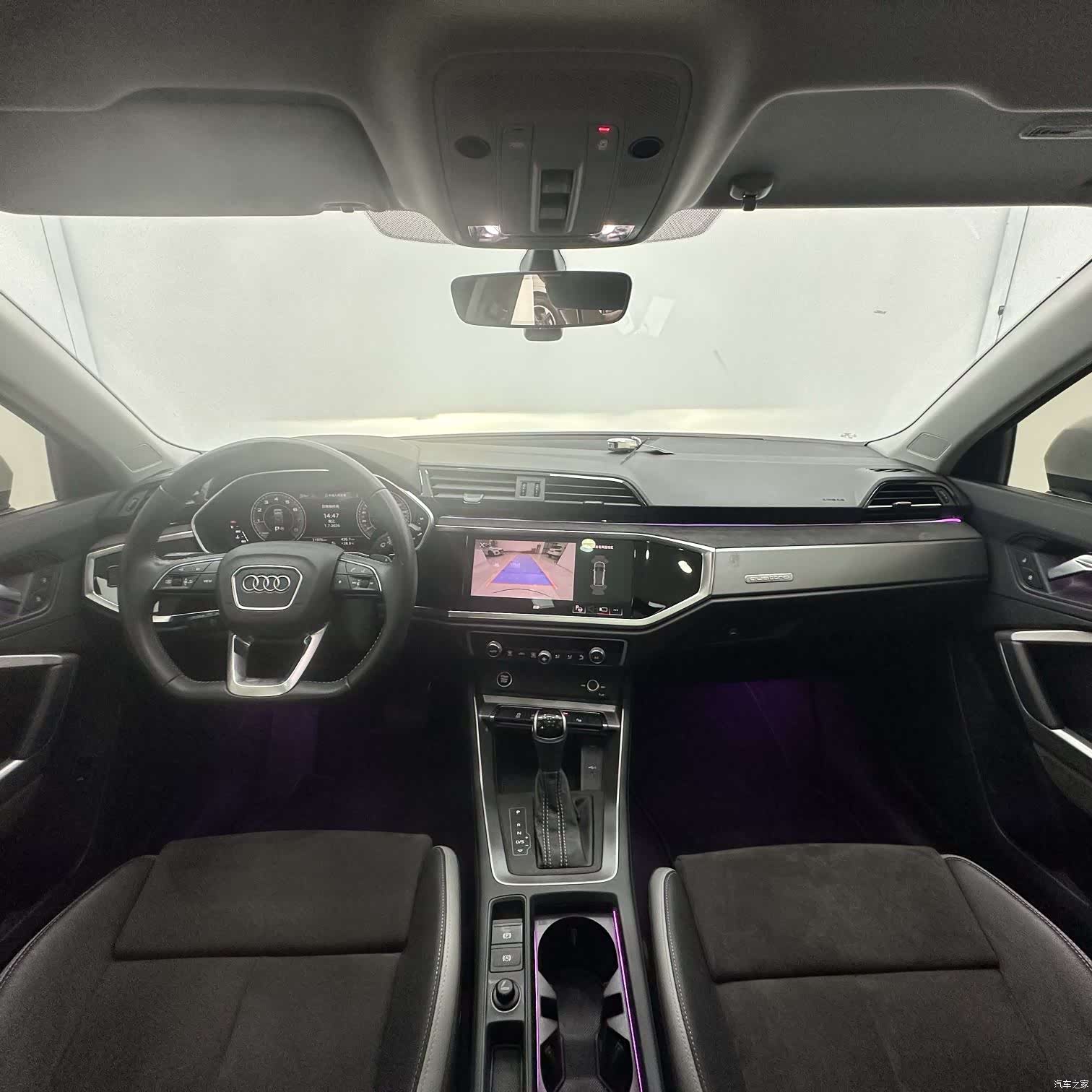 Audi Q3, 2022 10