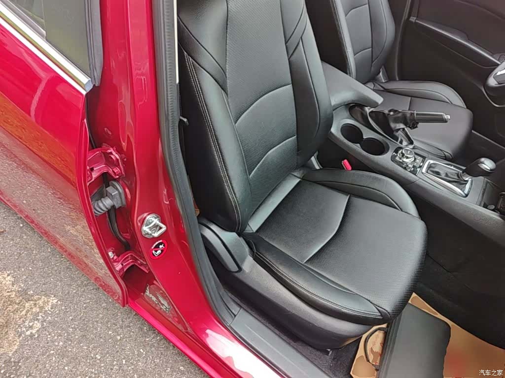 Mazda Mazda3, 2016 25