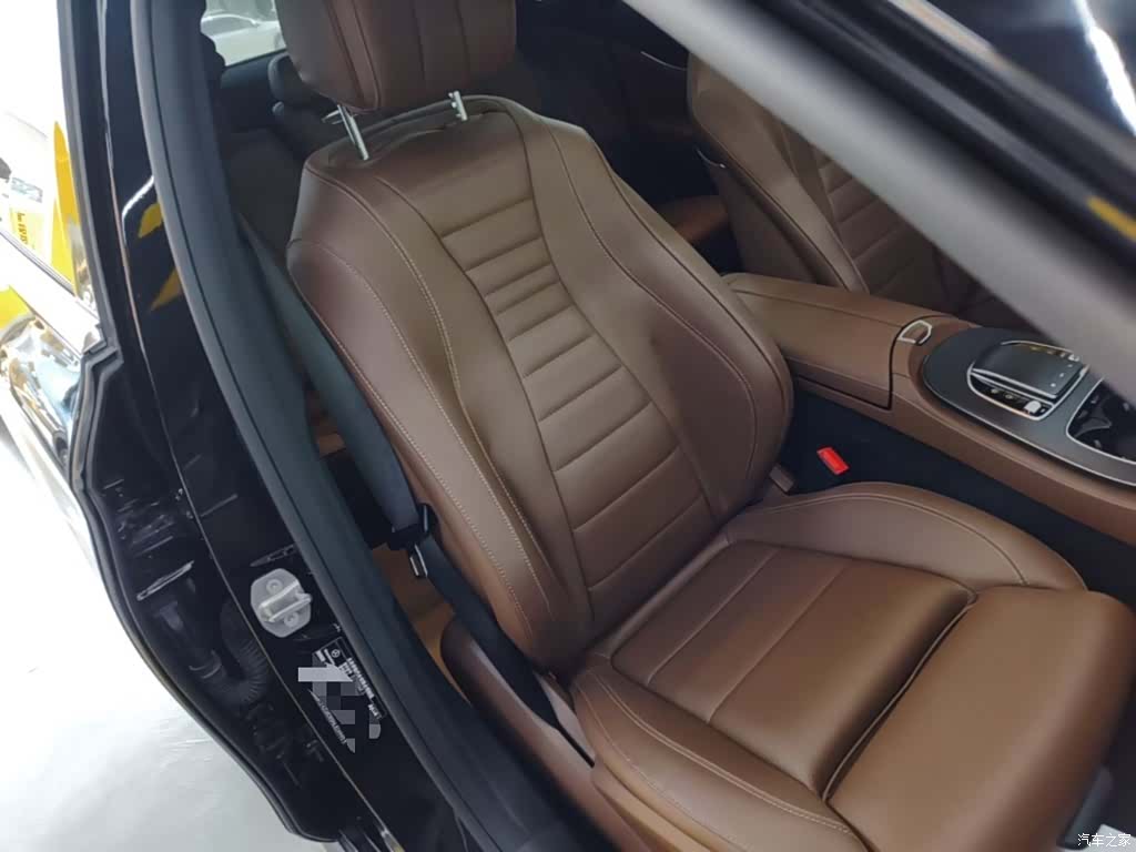 Mercedes-Benz E-Class, 2022 25