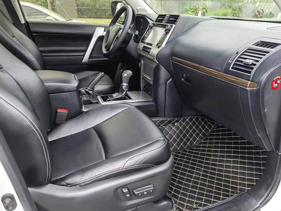Toyota Prado 2019, фото 10