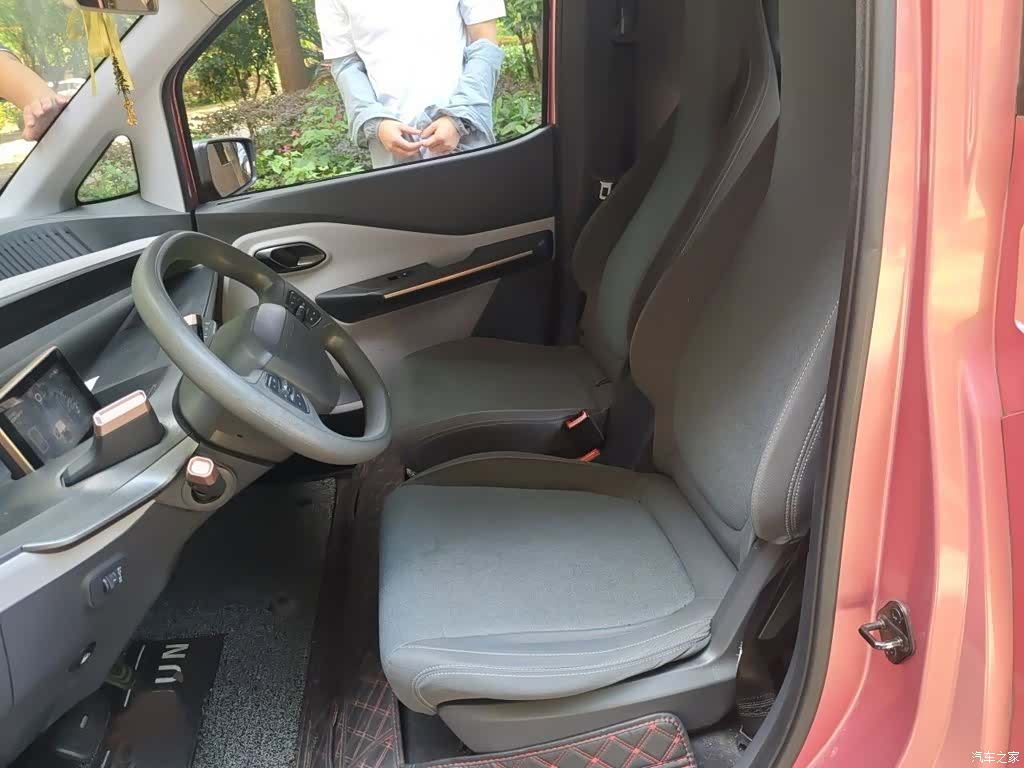 Wuling E200, 2020 8