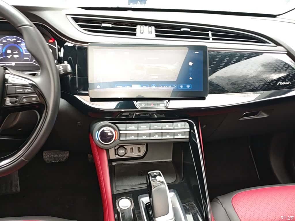 DongFeng AX7, 2022 13