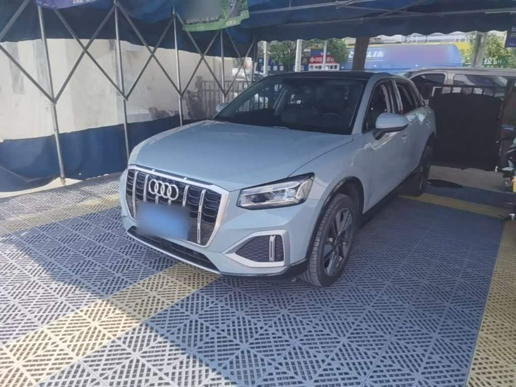 Audi Q2L