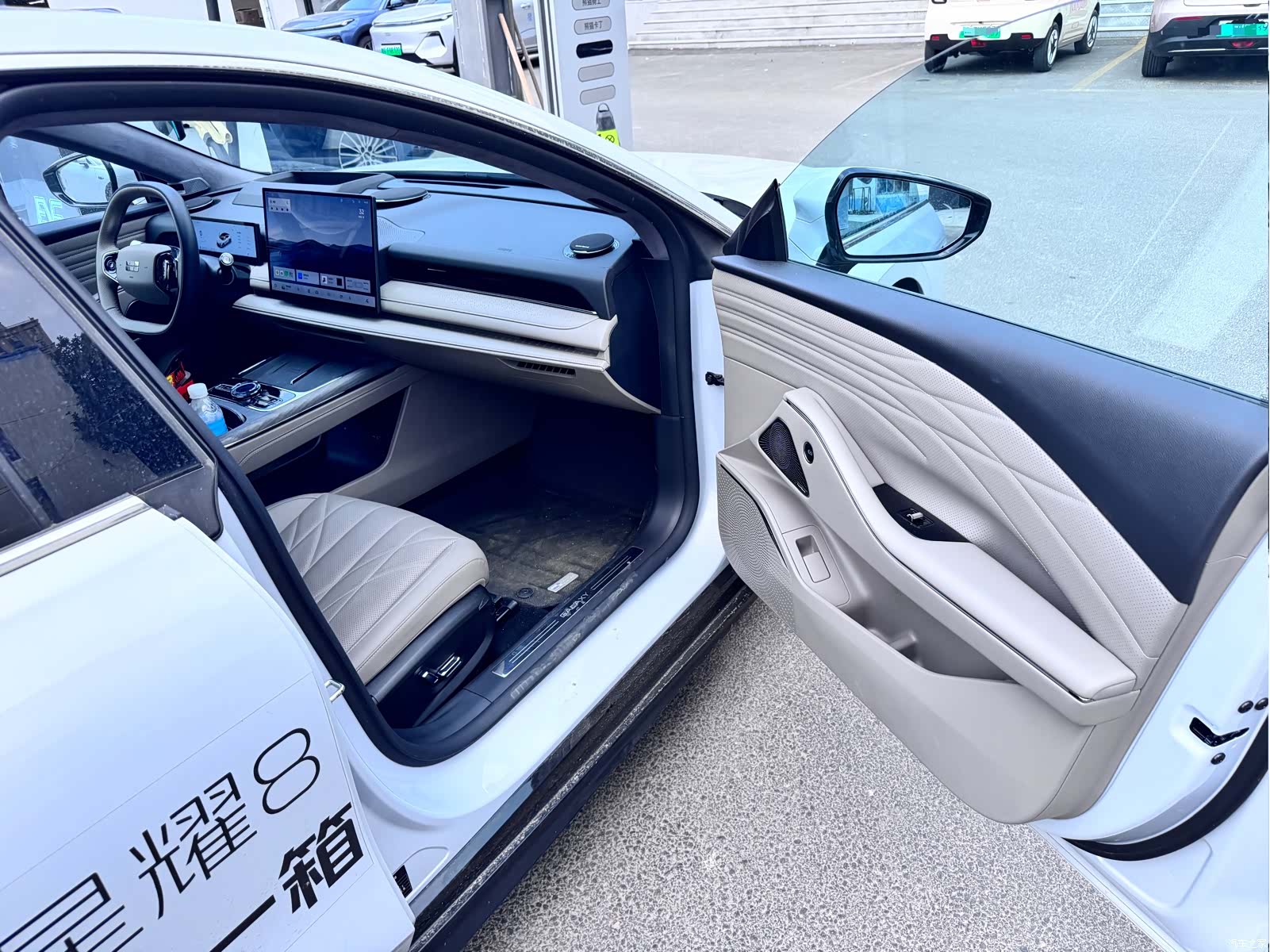 Geely 8, 2025 все фото