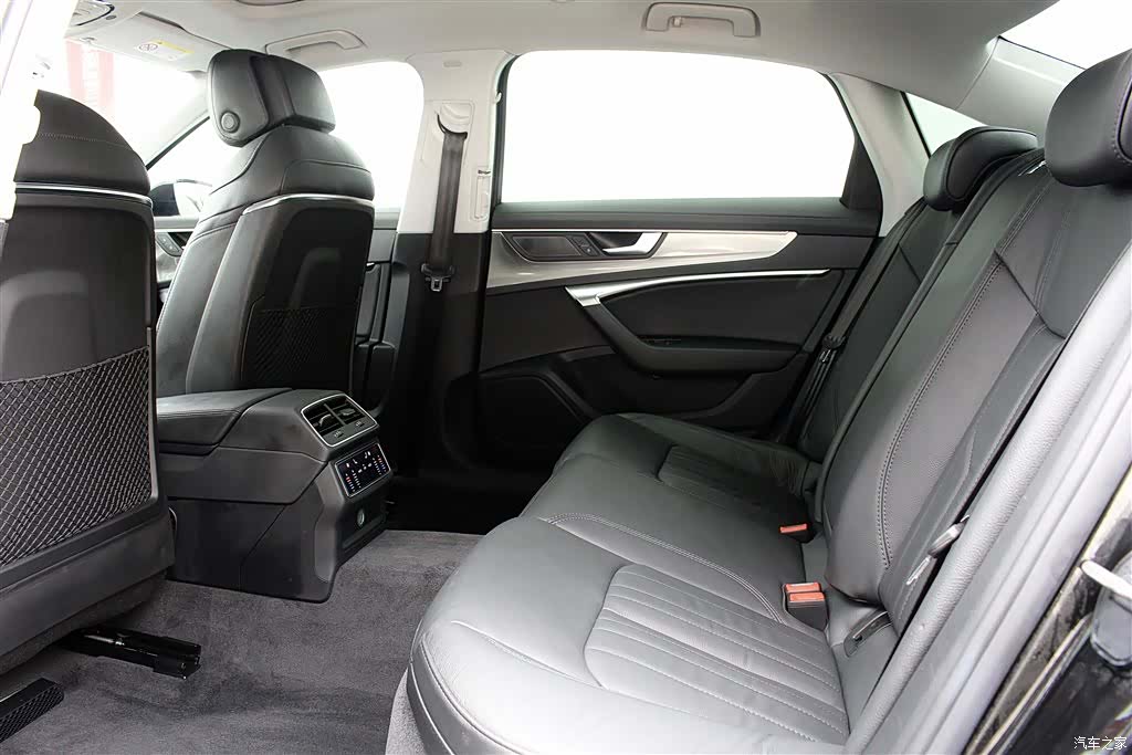 Audi A6L, 2021 9