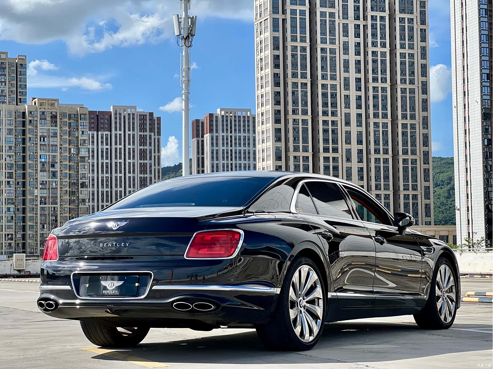 Bentley Flying Spur, 2022 15