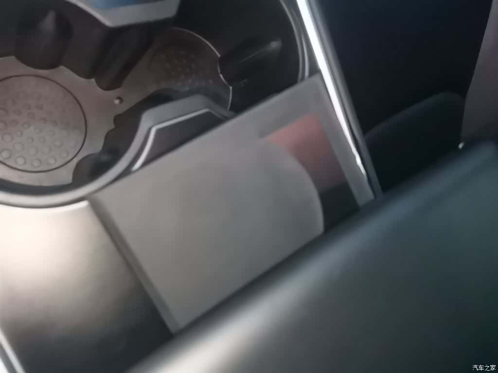 Tesla Model Y, 2024 9