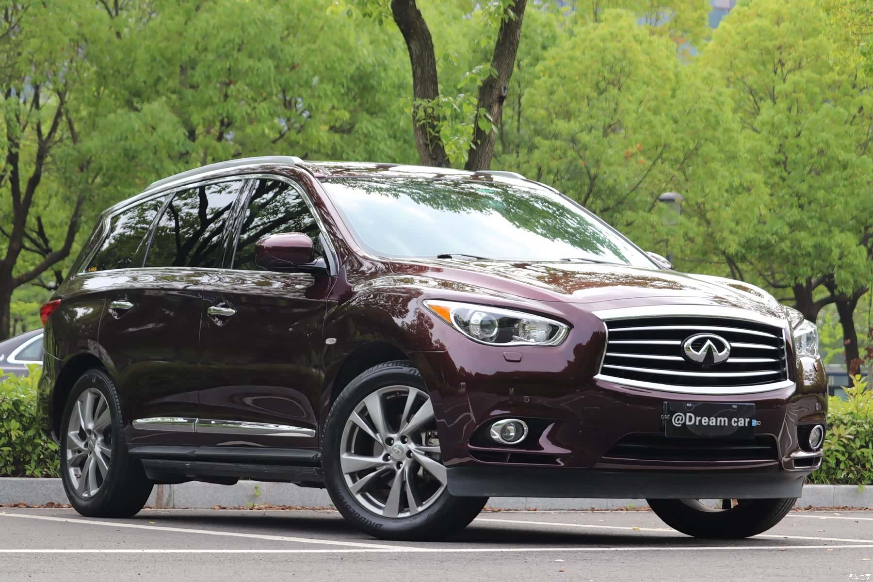 Infiniti JX35, 2013 3