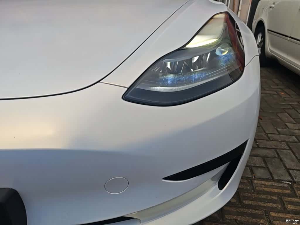 Tesla Model 3, 2022 24