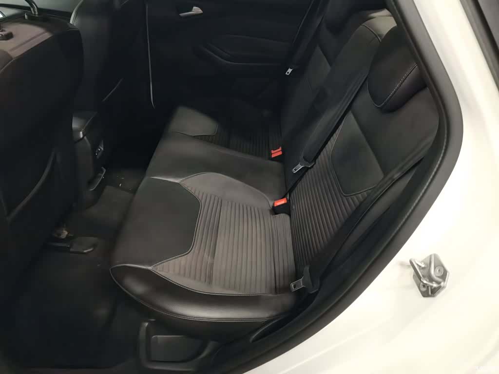 Ford Focus, 2016 13