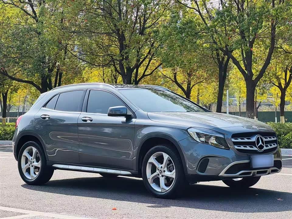 Mercedes-Benz GLA