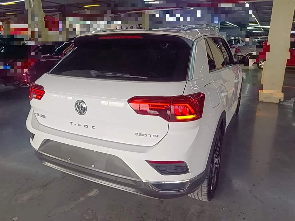 Volkswagen T-ROC exploring Songs