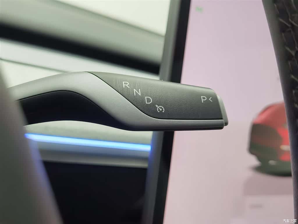 Tesla Model Y, 2024 13