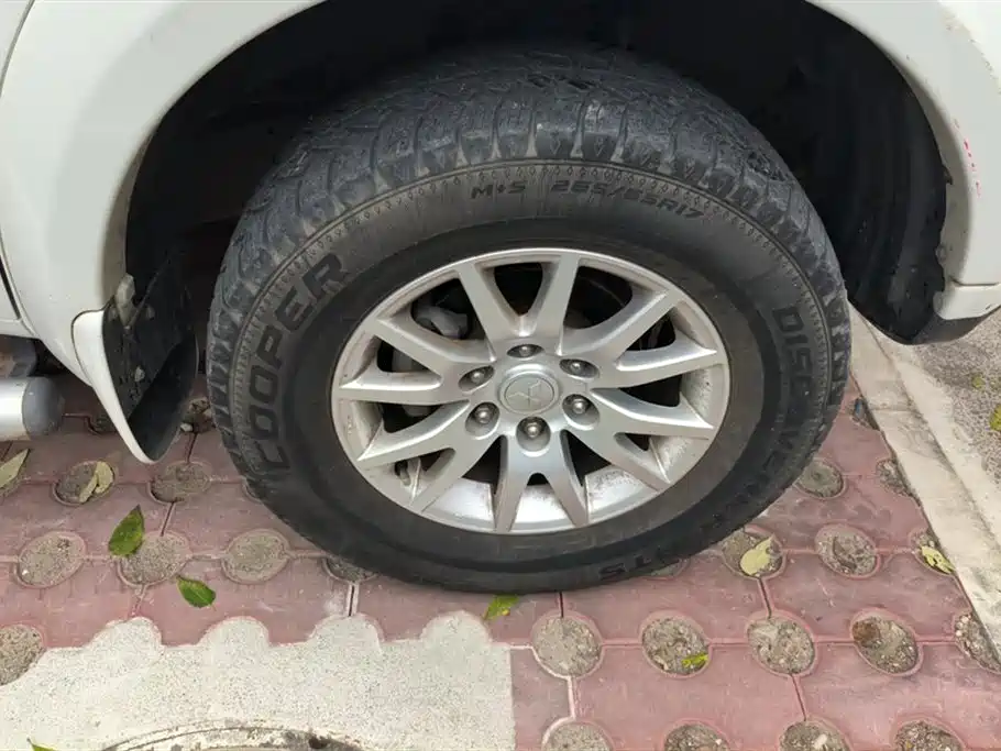 Mitsubishi Pajero Jinchang