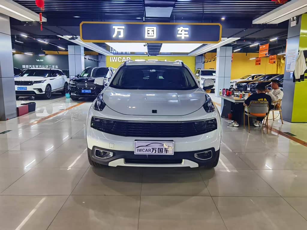 Lynk & Co 01