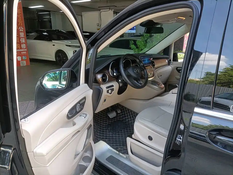 Mercedes-Benz V-class