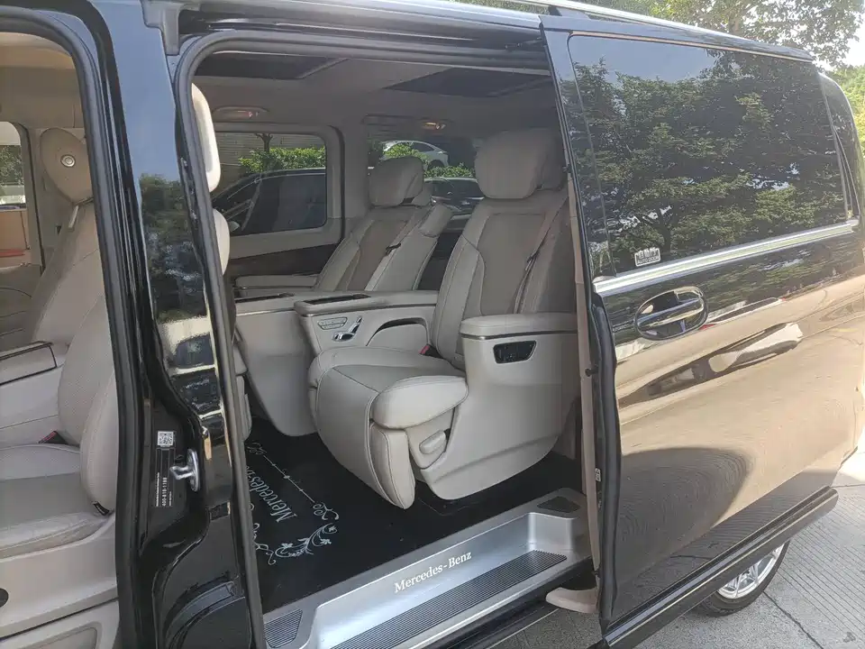 Mercedes-Benz V-class