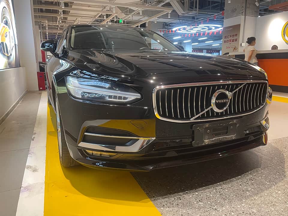 Volvo S90