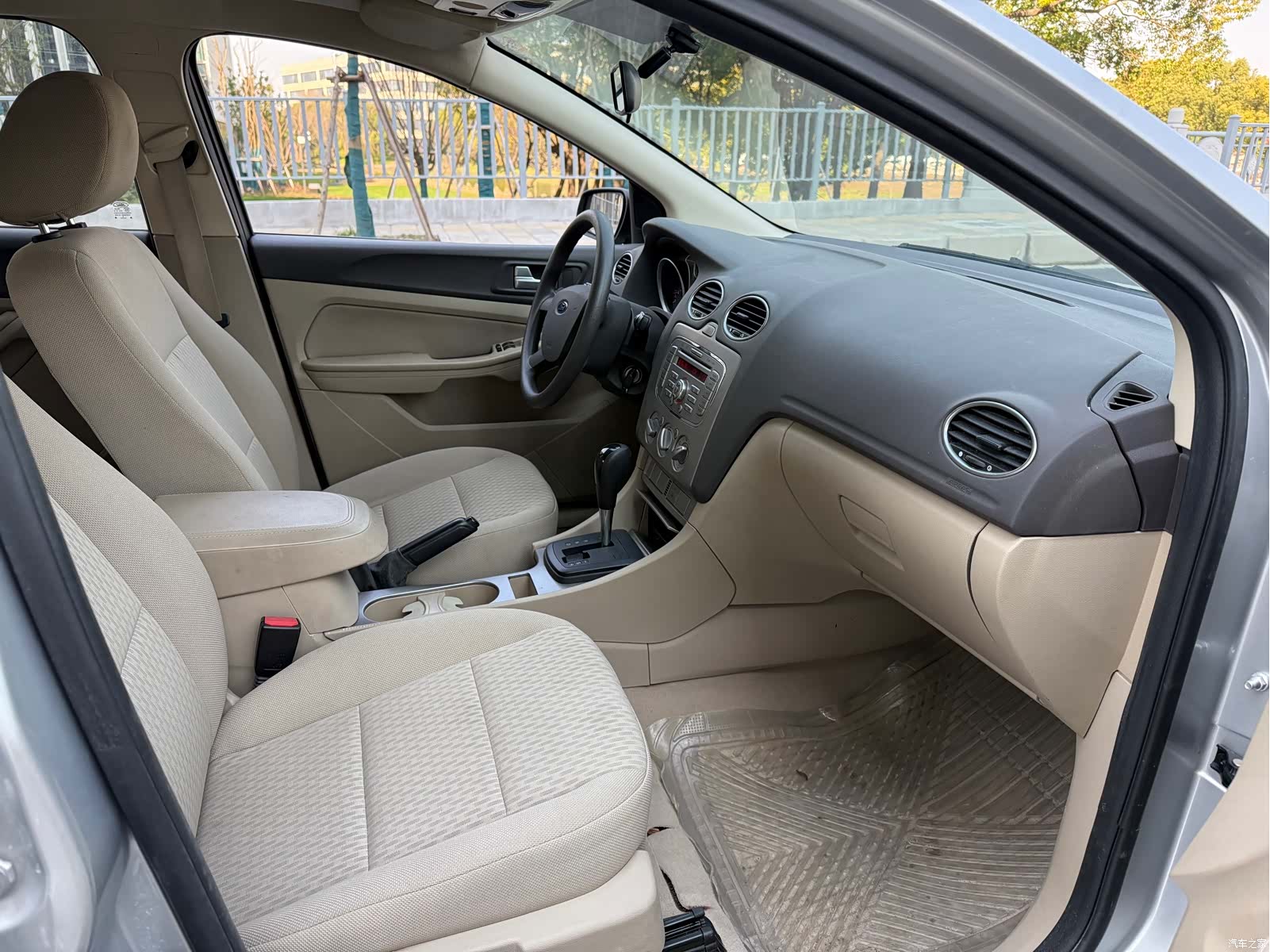 Ford Focus, 2010 7