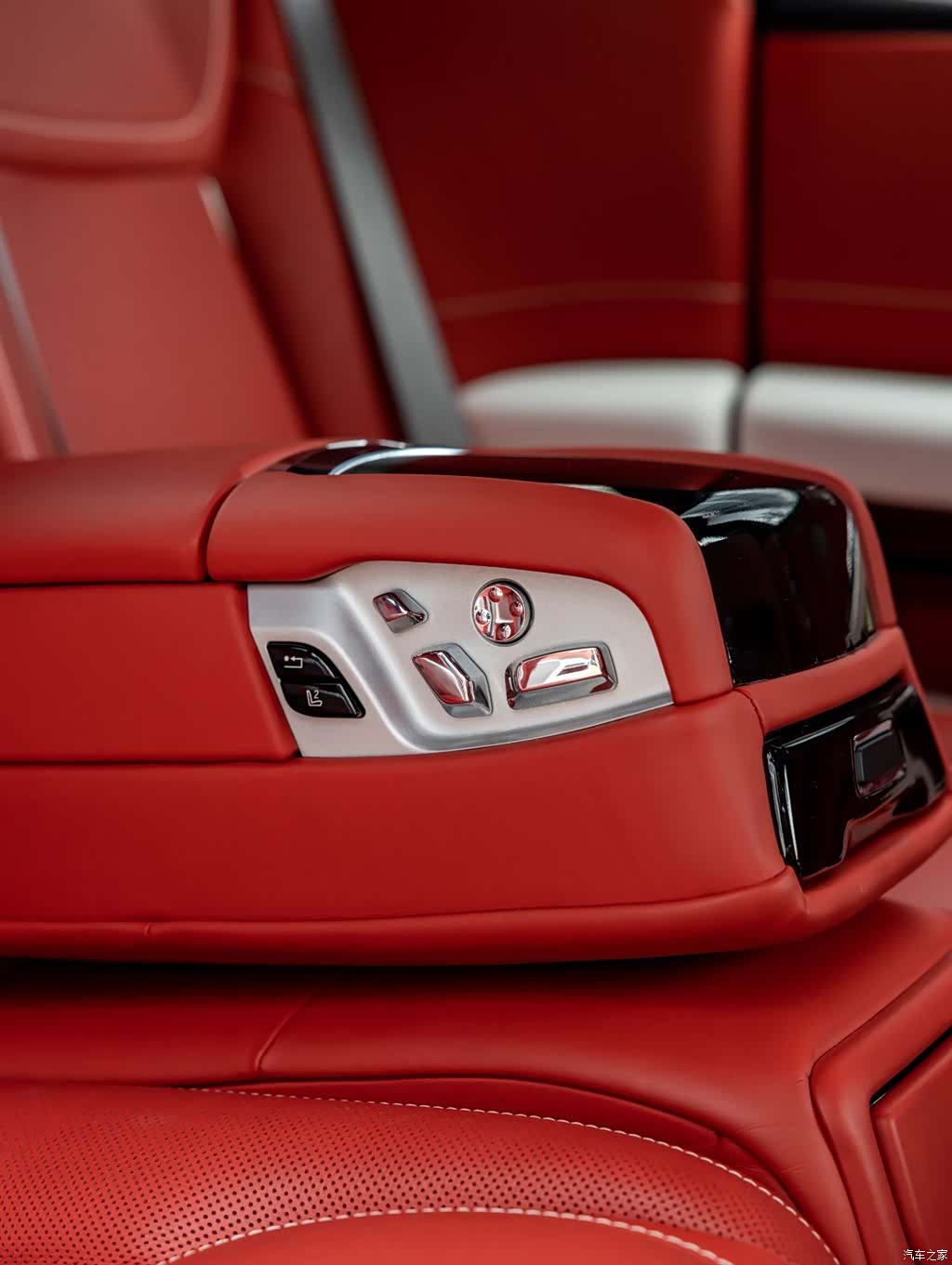 Rolls-Royce Ghost, 2019 24