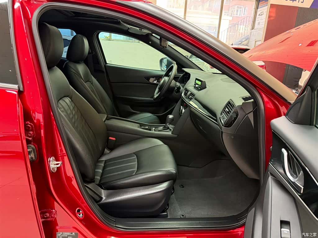 Mazda CX-4, 2023 19