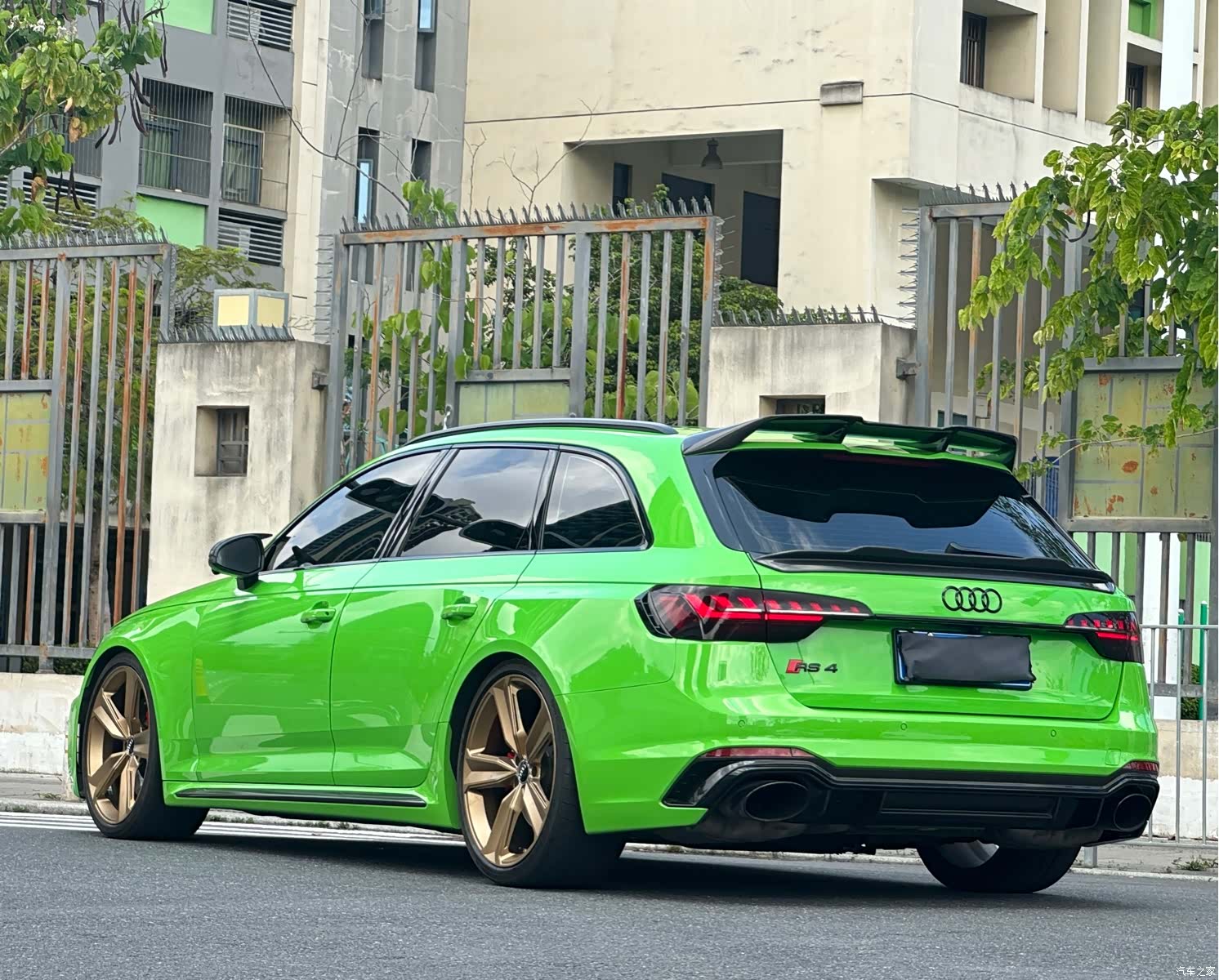 Audi RS4, 2023 4