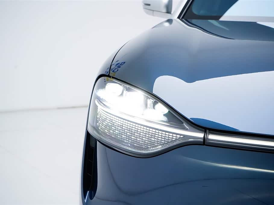 AITO Ask the world M9