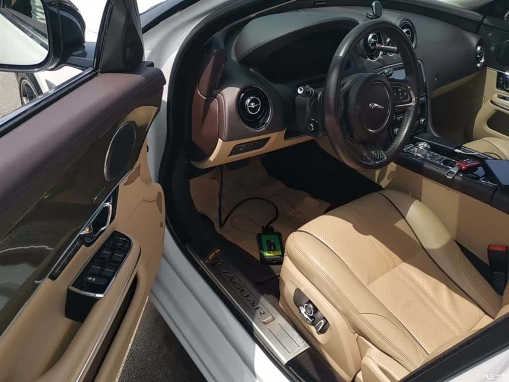 Jaguar XJ, 2017 16