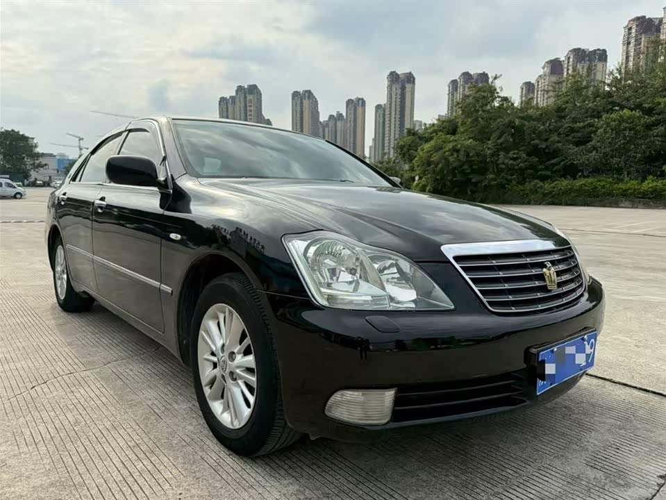 Toyota crown