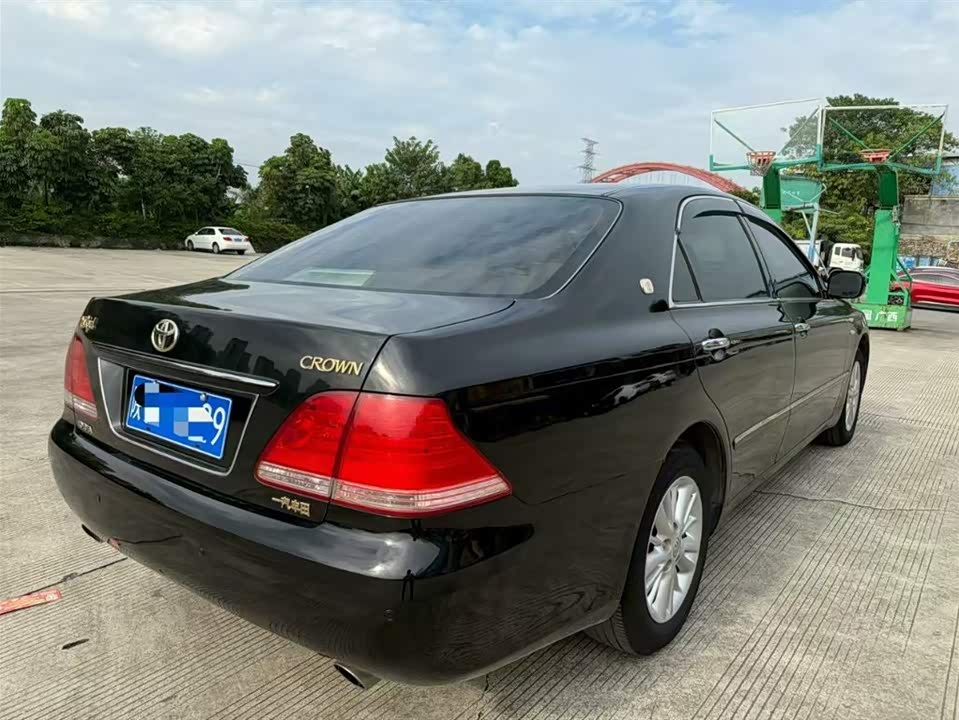 Toyota crown