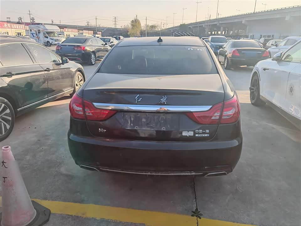 Hongqi H7