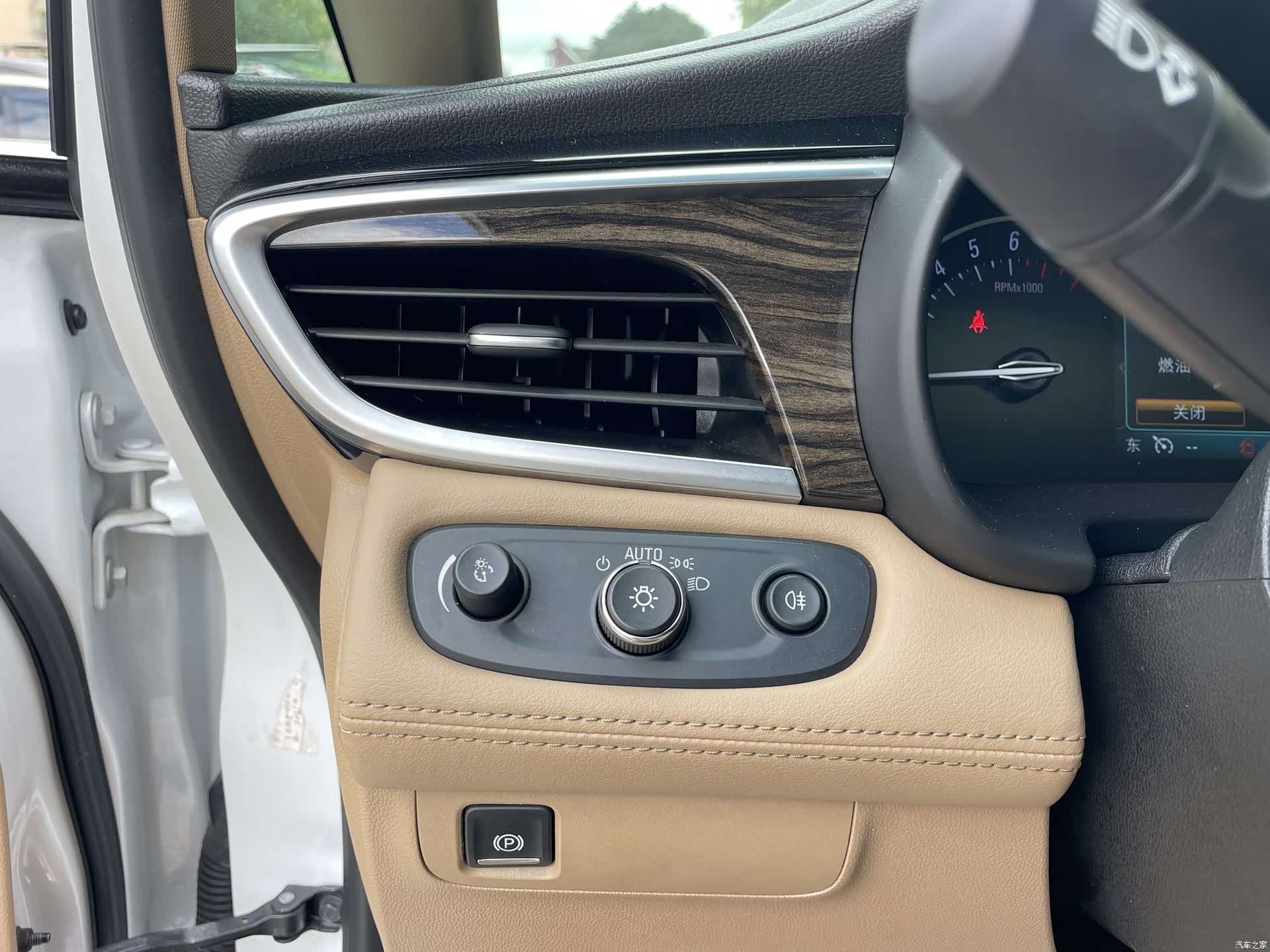 Buick GL8, 2018 12